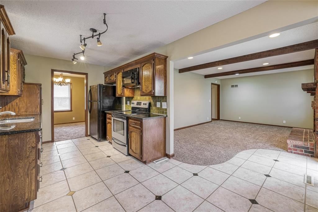 3608 NW Blue Jacket Drive — photo 17
