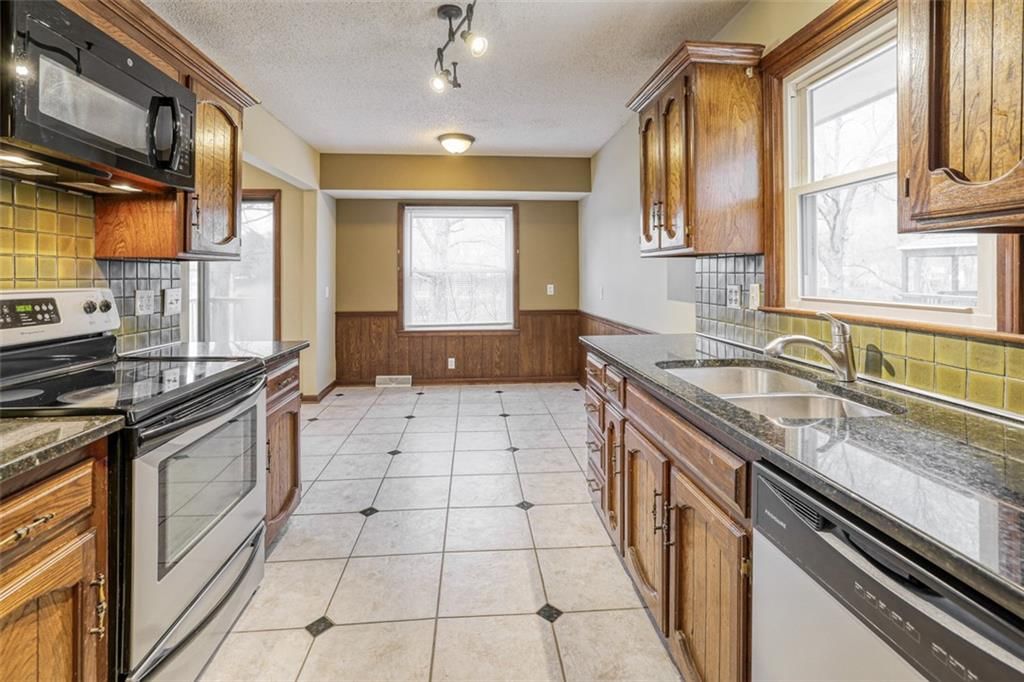 3608 NW Blue Jacket Drive — photo 20