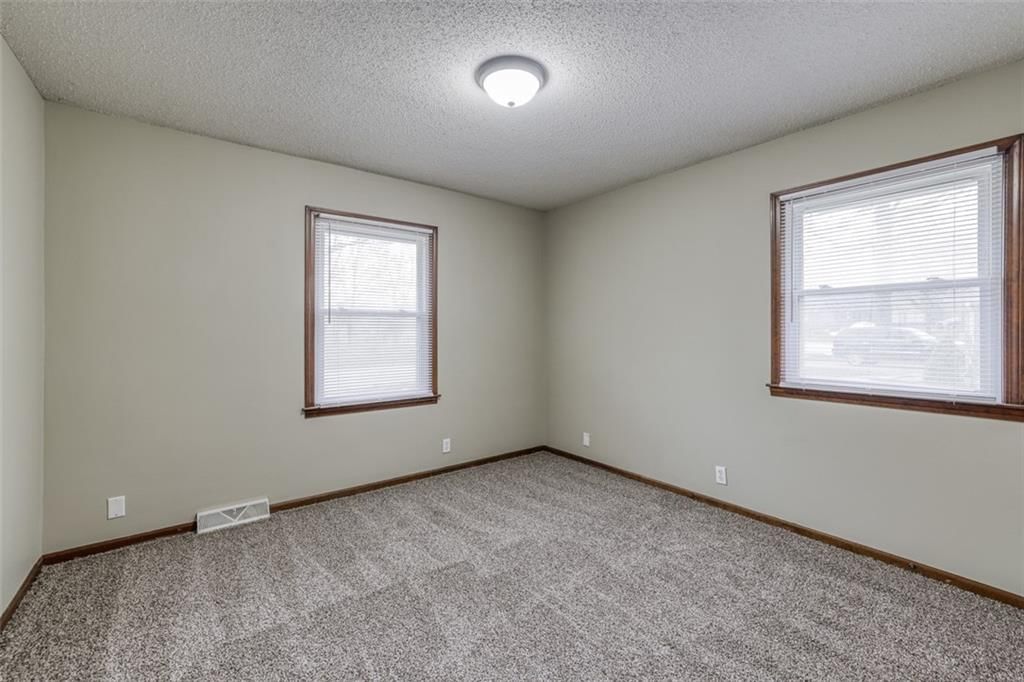3608 NW Blue Jacket Drive — photo 28