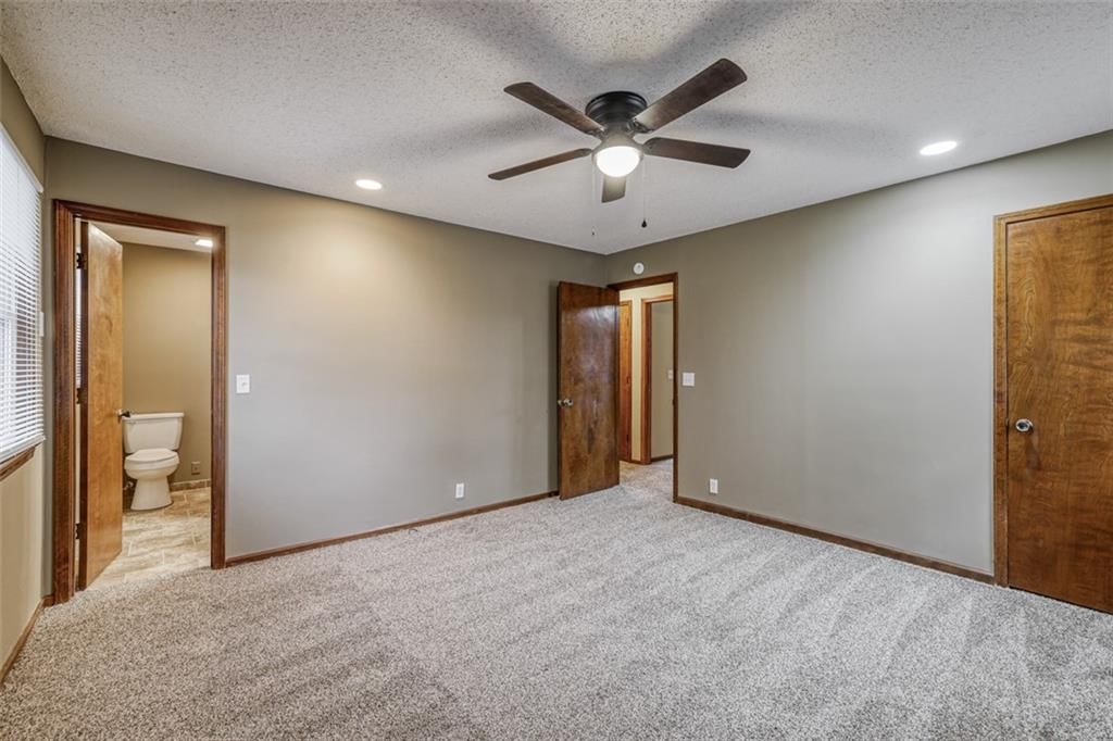 3608 NW Blue Jacket Drive — photo 32