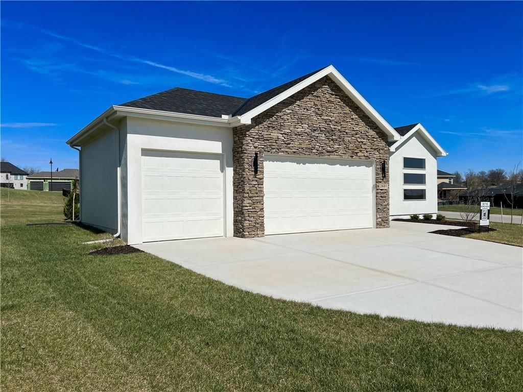 2601 NE Wheatley Drive — photo 3