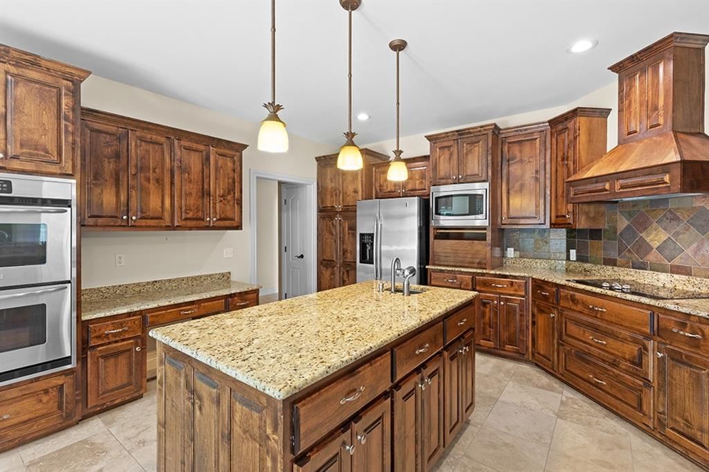 110 Crestwood Estates — photo 7