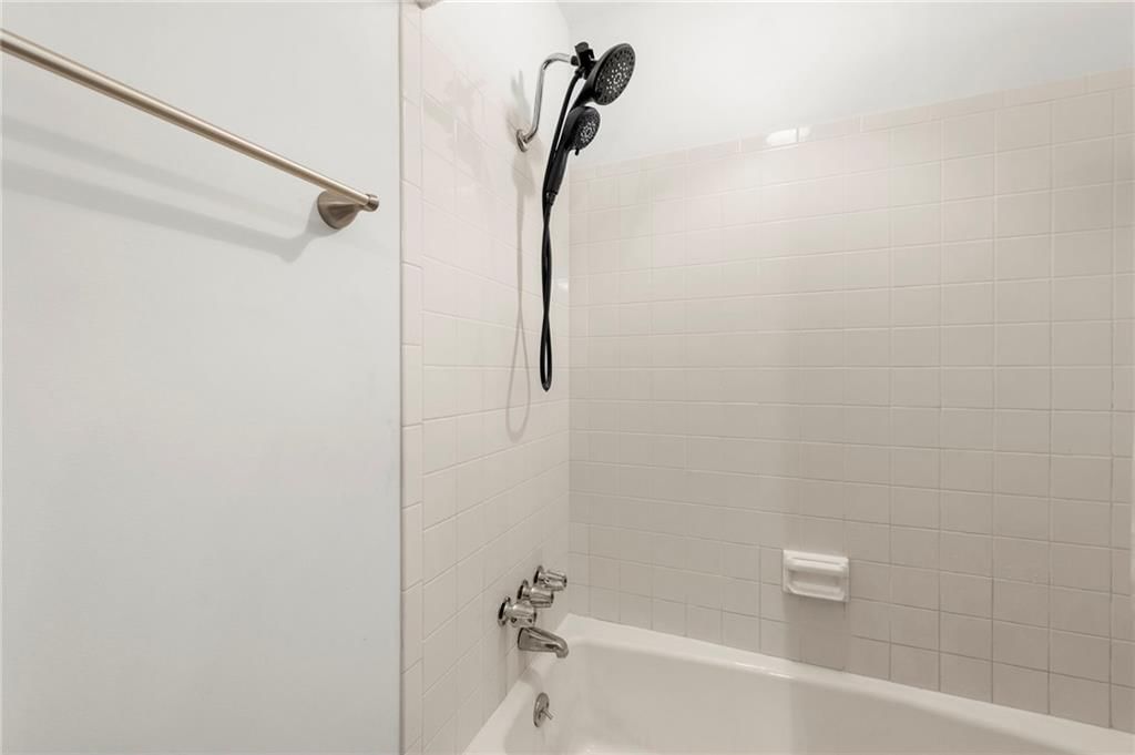 1105 Bristol Way — photo 27