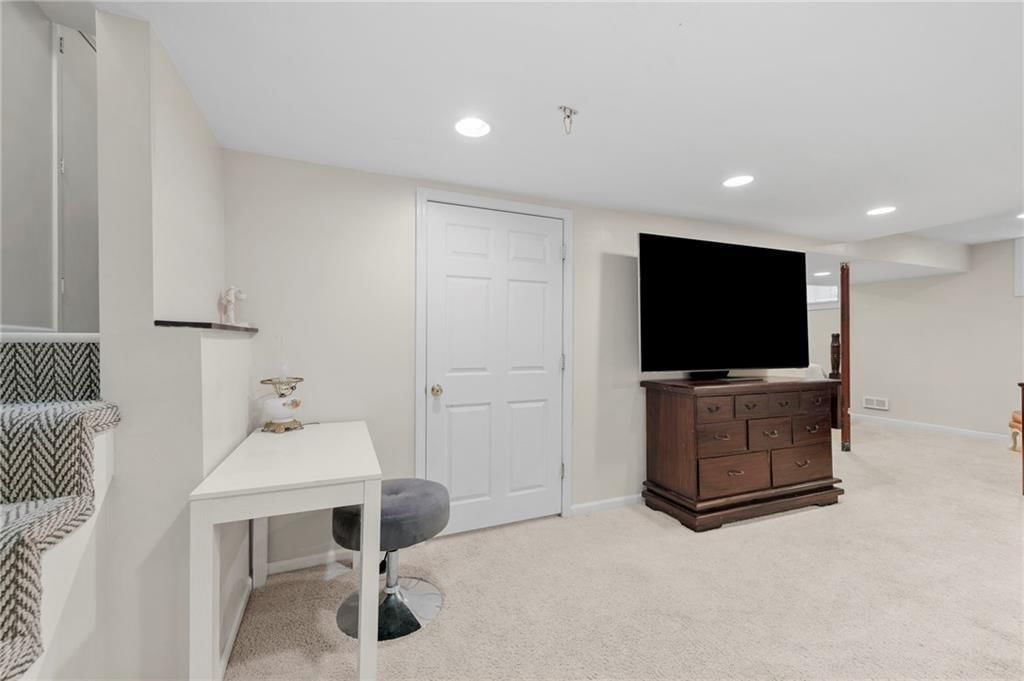 1105 Bristol Way — photo 28
