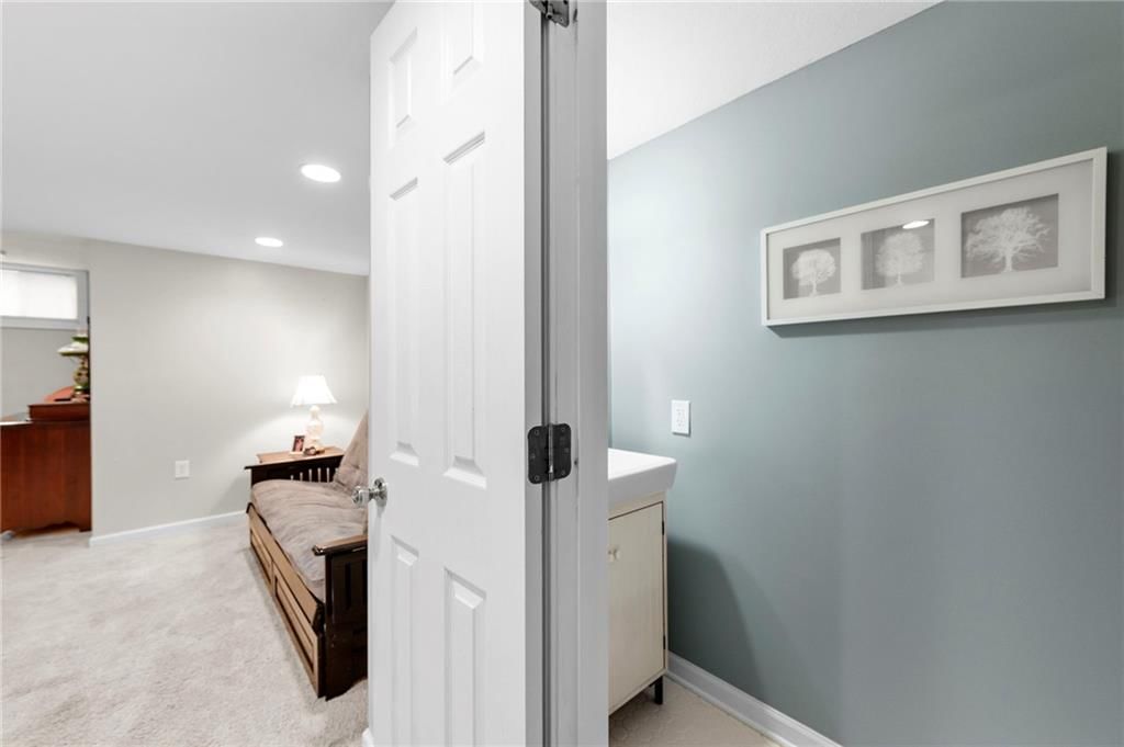 1105 Bristol Way — photo 31