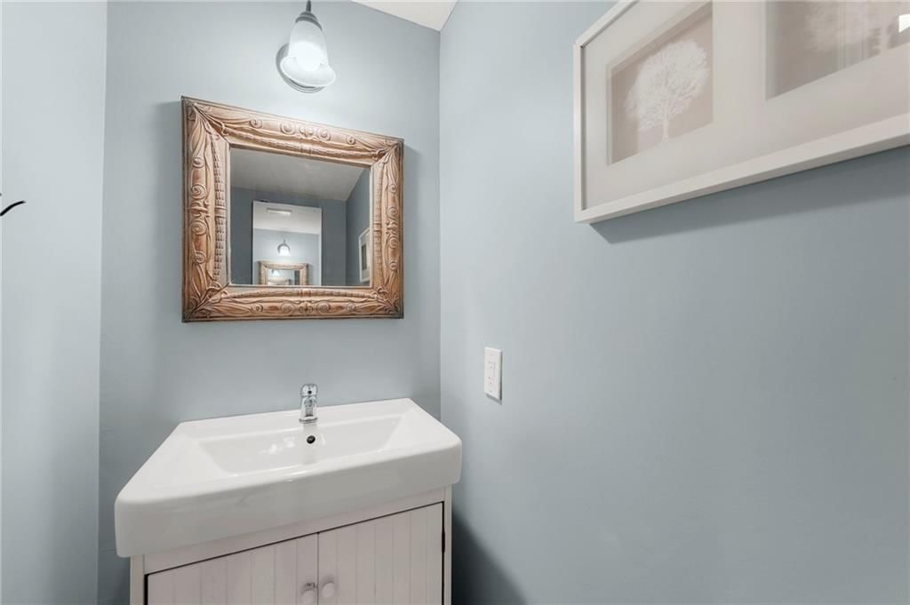 1105 Bristol Way — photo 32