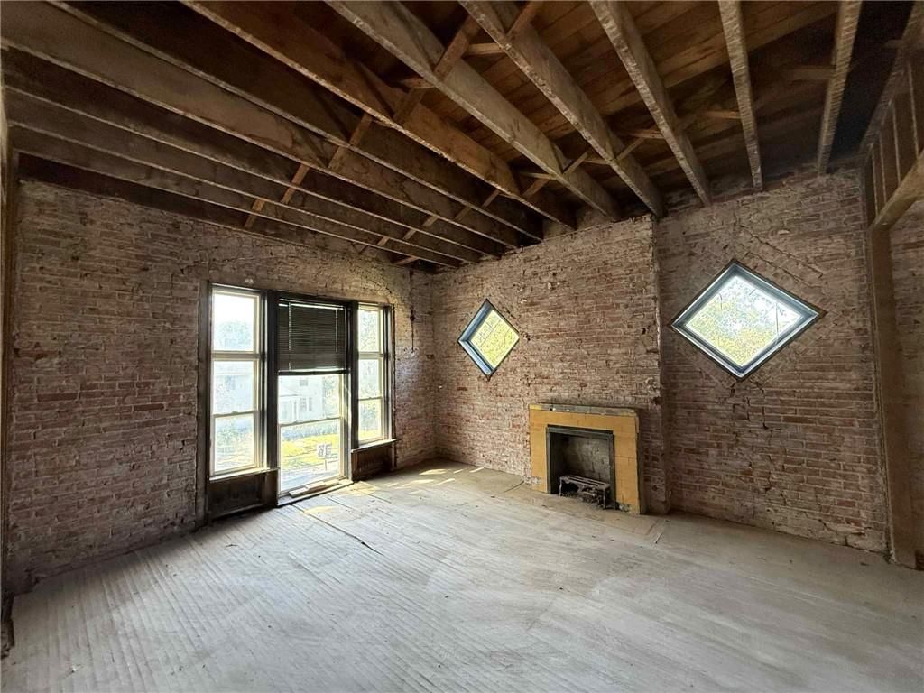 219 W 2nd Street — photo 9