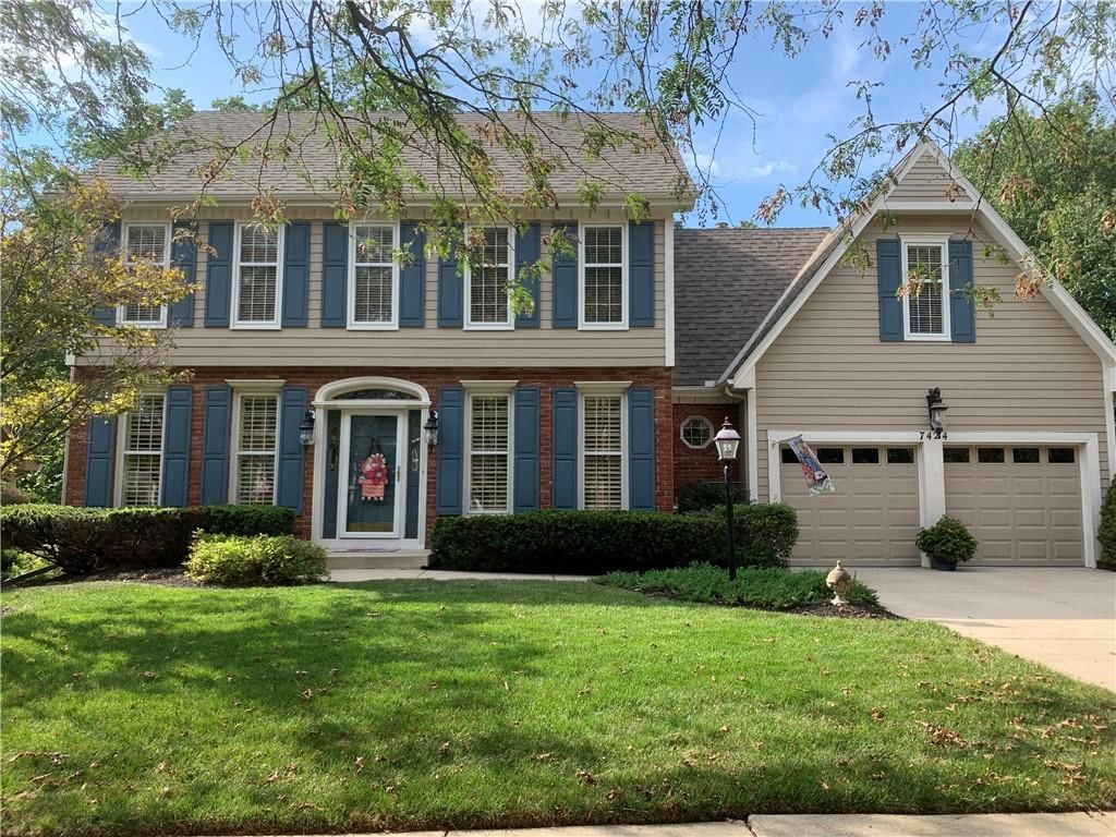 7424 Amoret Avenue, Kansas City, MO