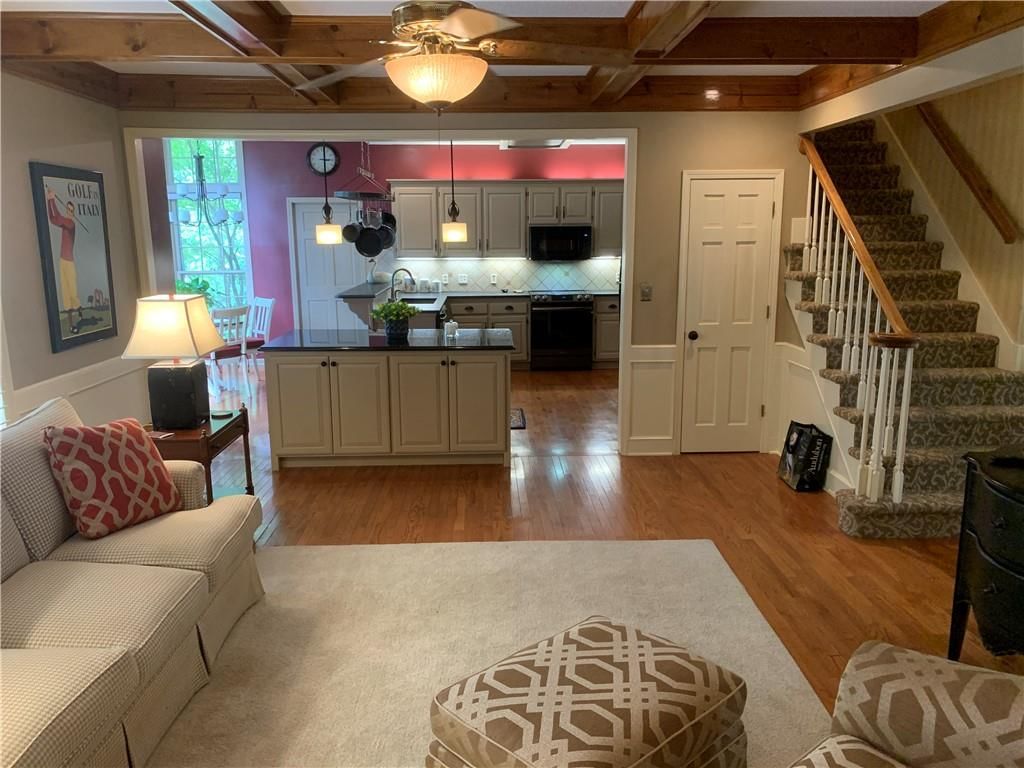7424 Amoret Avenue — photo 9