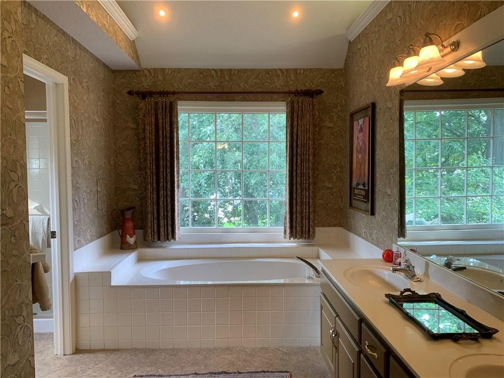 7424 Amoret Avenue — photo 30