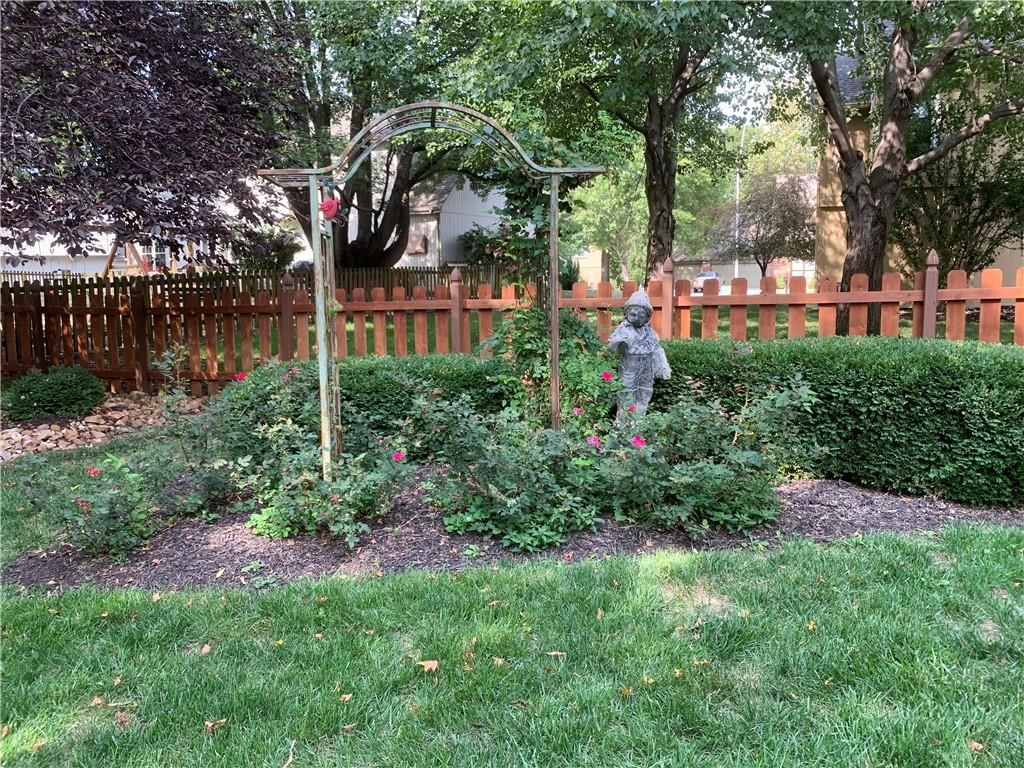 7424 Amoret Avenue — photo 42