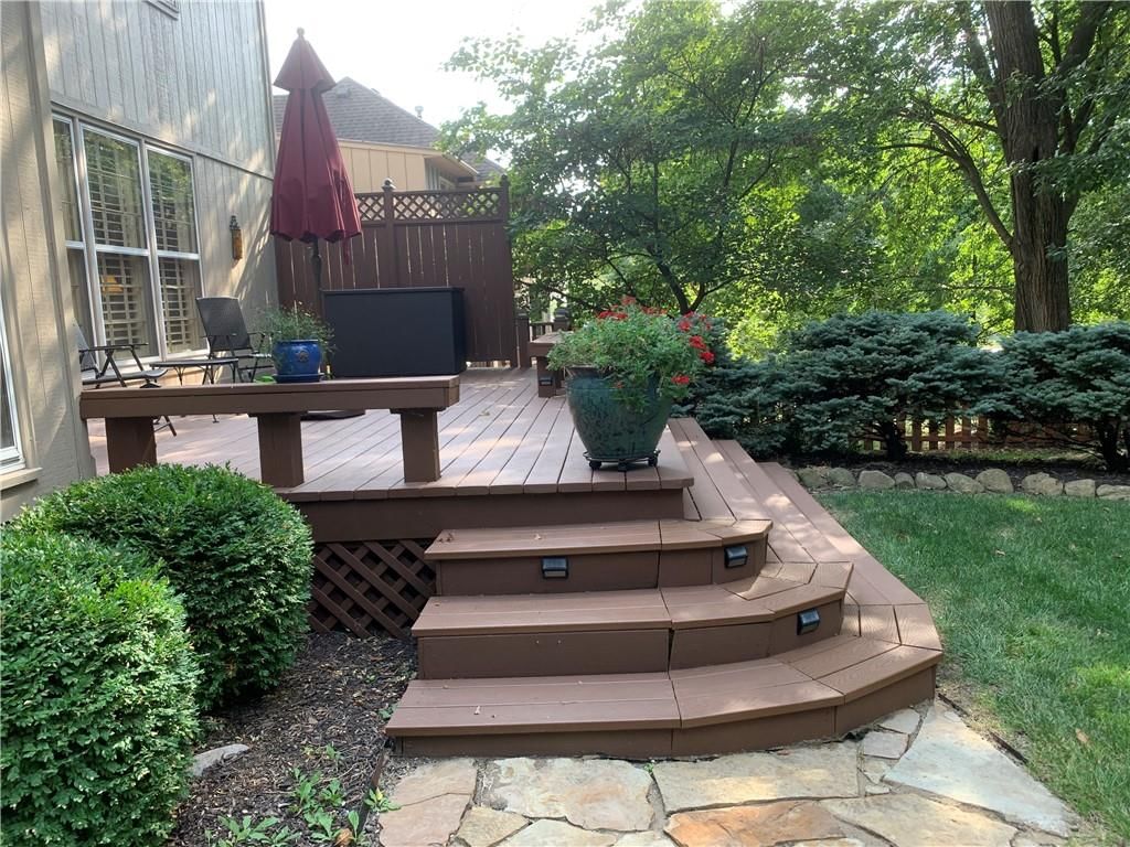 7424 Amoret Avenue — photo 48