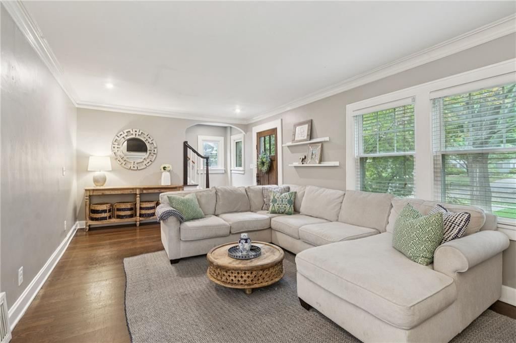 Photo 7 of 33 - 7208 Madison Avenue