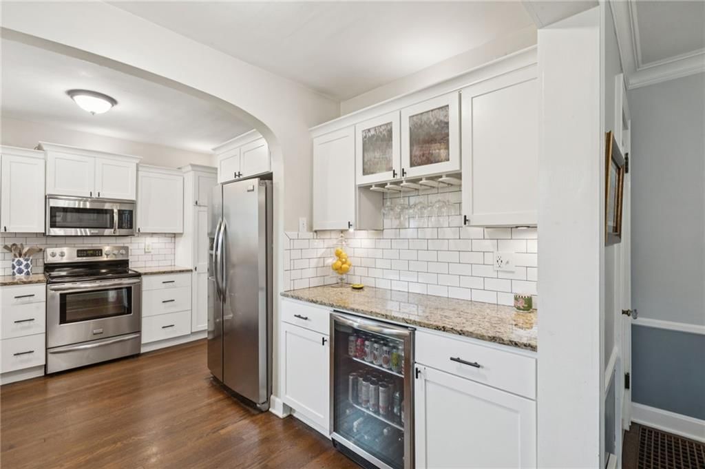 Photo 10 of 33 - 7208 Madison Avenue
