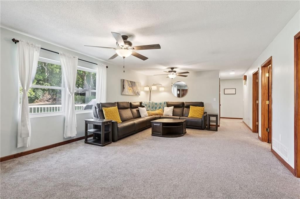 Photo 6 of 36 - 307 N Gallatin Street