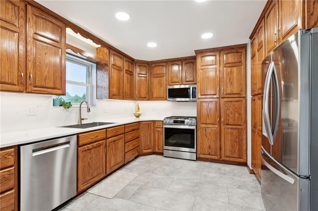 Photo 9 of 36 - 307 N Gallatin Street