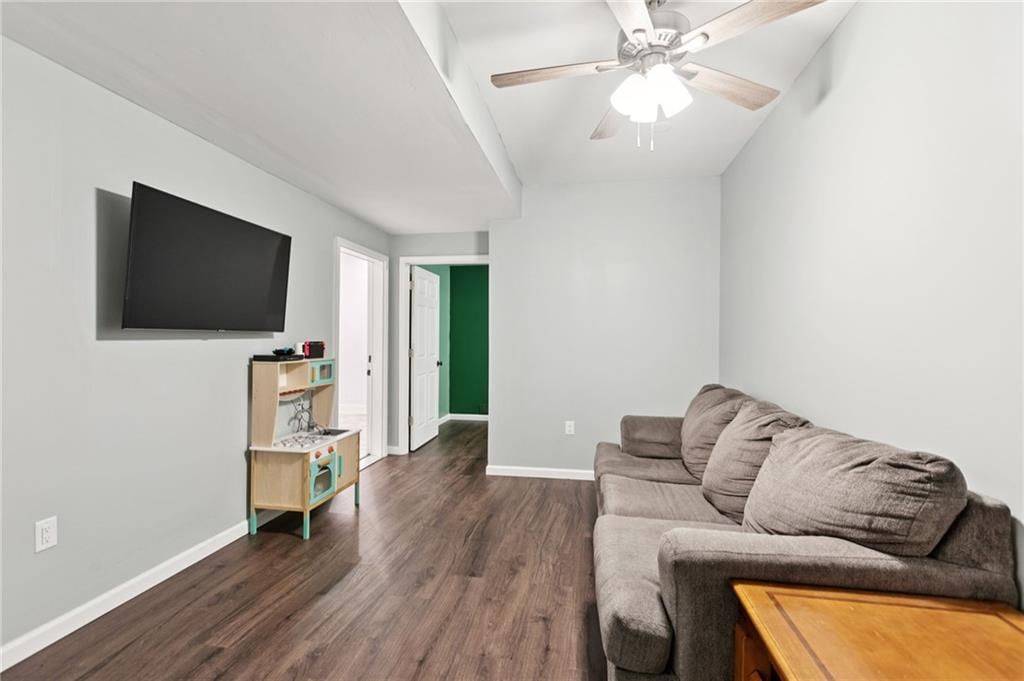 Photo 23 of 36 - 307 N Gallatin Street