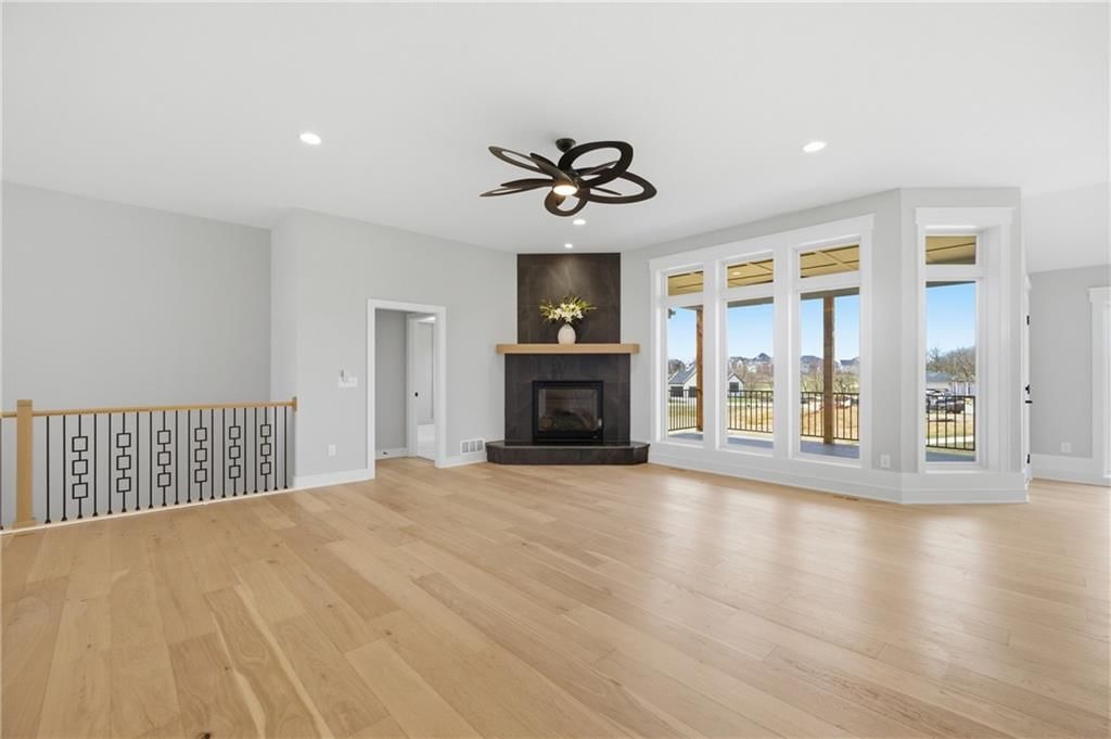 8734 N FARLEY Avenue — photo 4