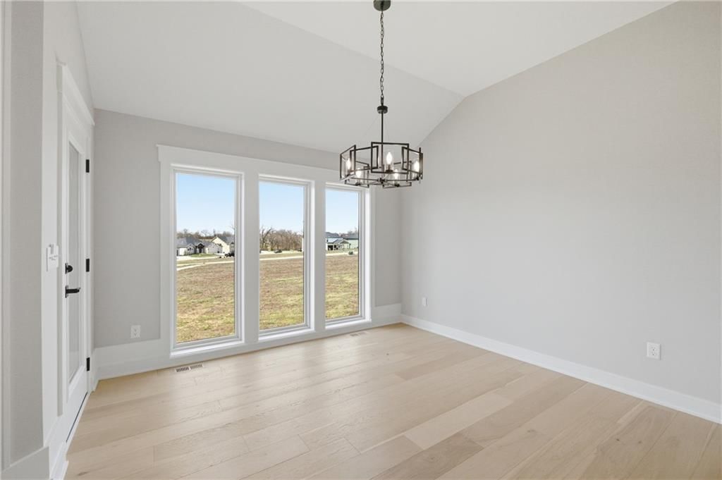 8734 N FARLEY Avenue — photo 11