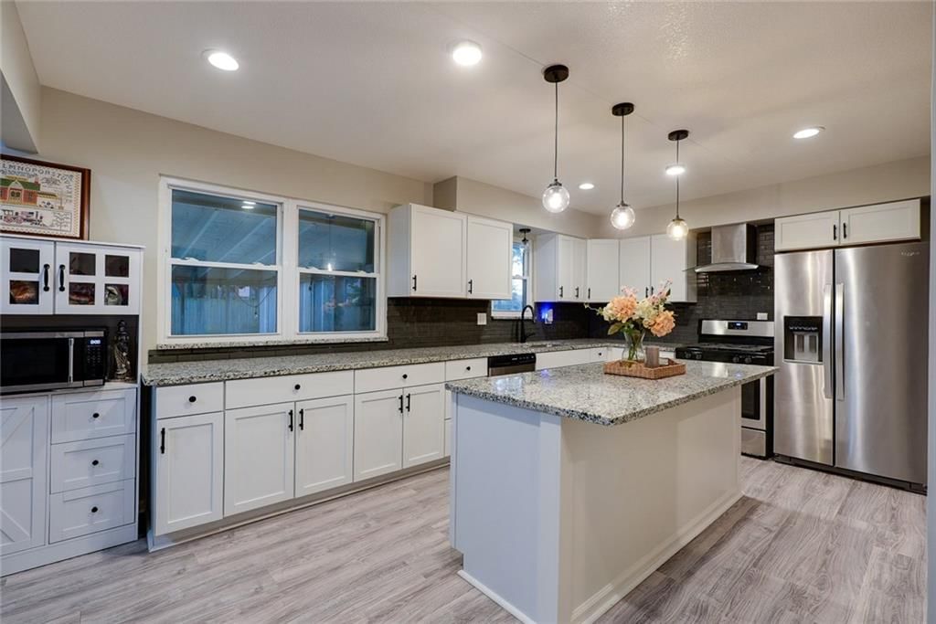 2100 N York Street — photo 5