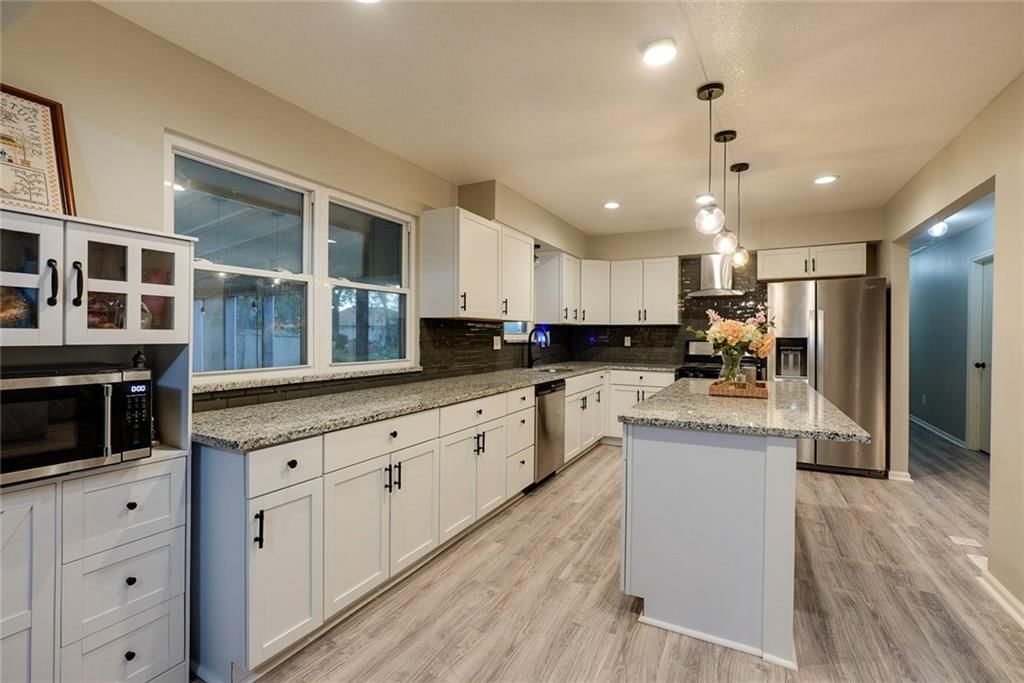 2100 N York Street — photo 7