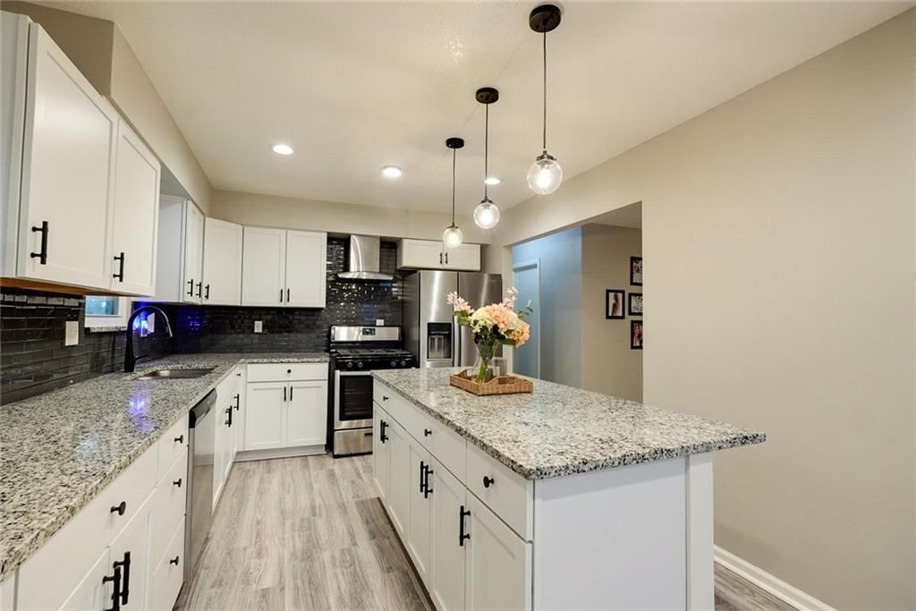 2100 N York Street — photo 9