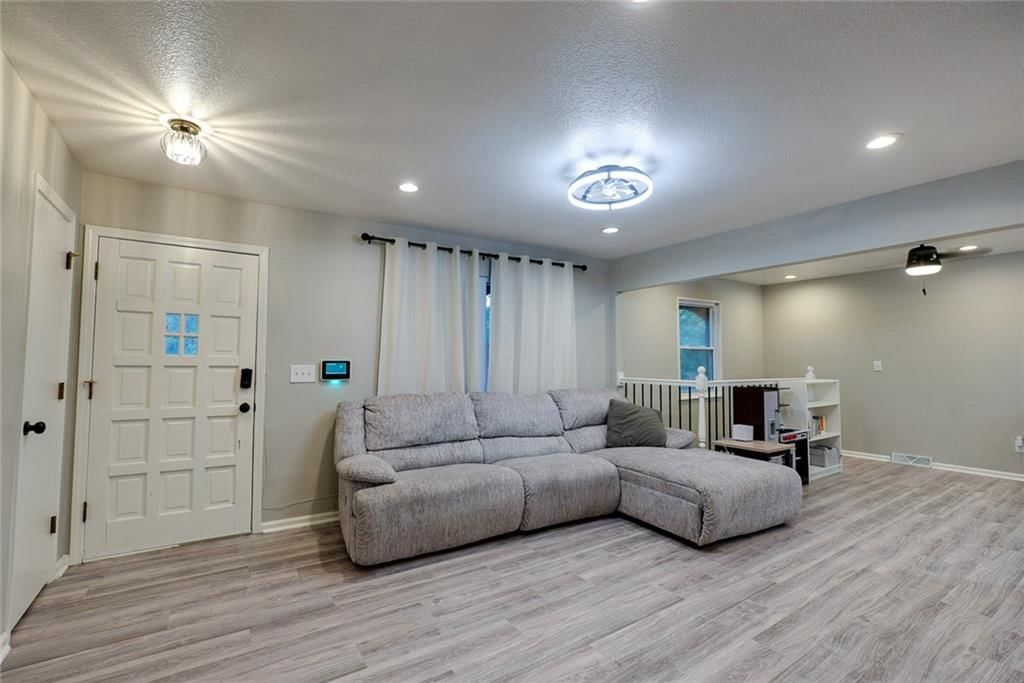 2100 N York Street — photo 16