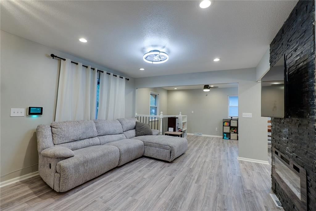 2100 N York Street — photo 17
