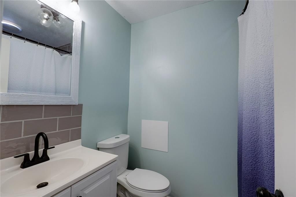 2100 N York Street — photo 18