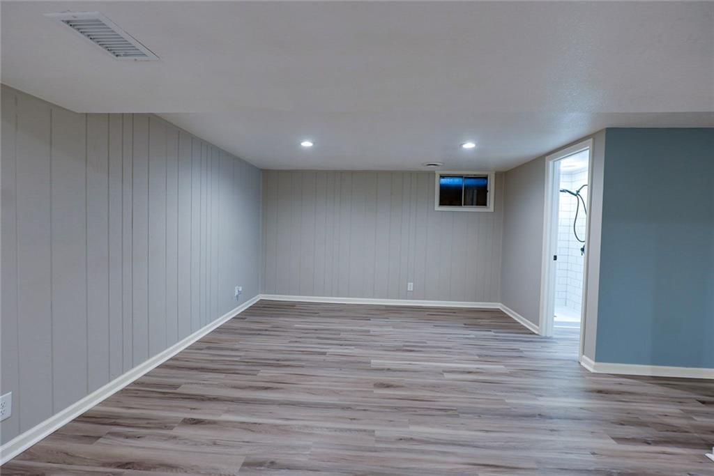 2100 N York Street — photo 29