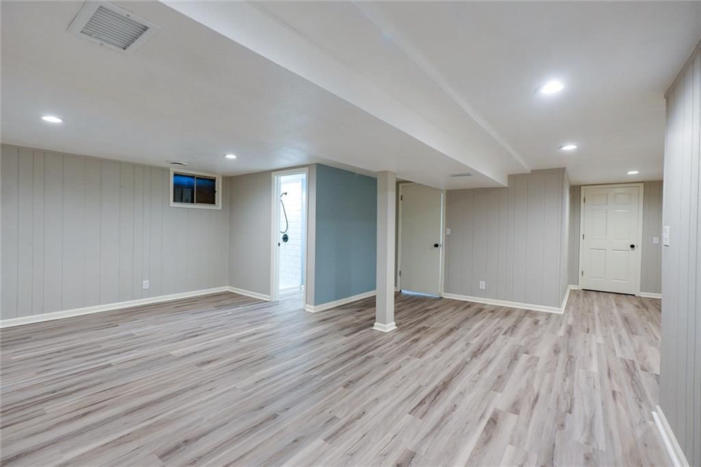 2100 N York Street — photo 30
