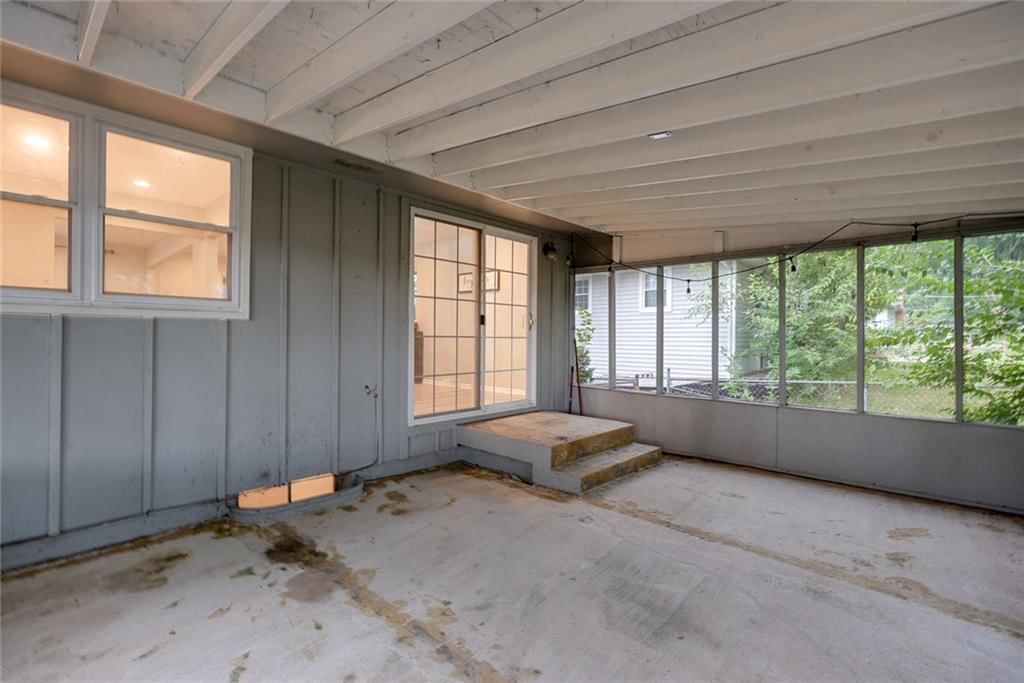 2100 N York Street — photo 35