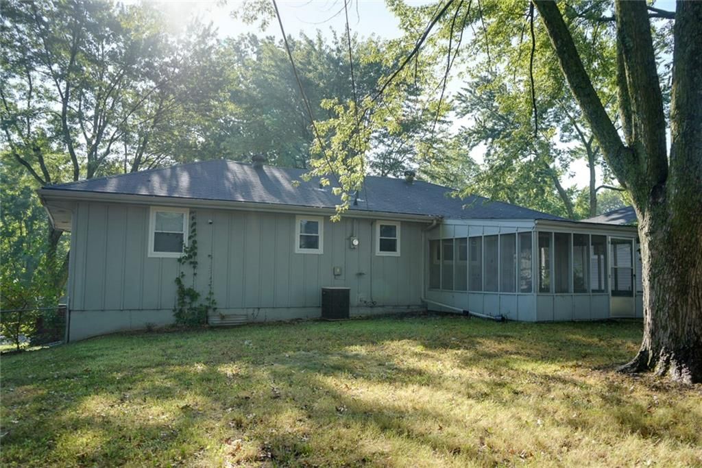 2100 N York Street — photo 41