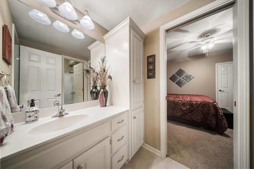 2329 NE Lake Breeze Lane — photo 49