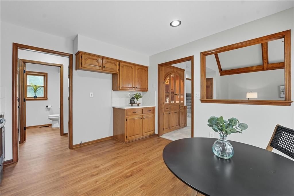 Photo 9 of 31 - 1016 NE Remington Court