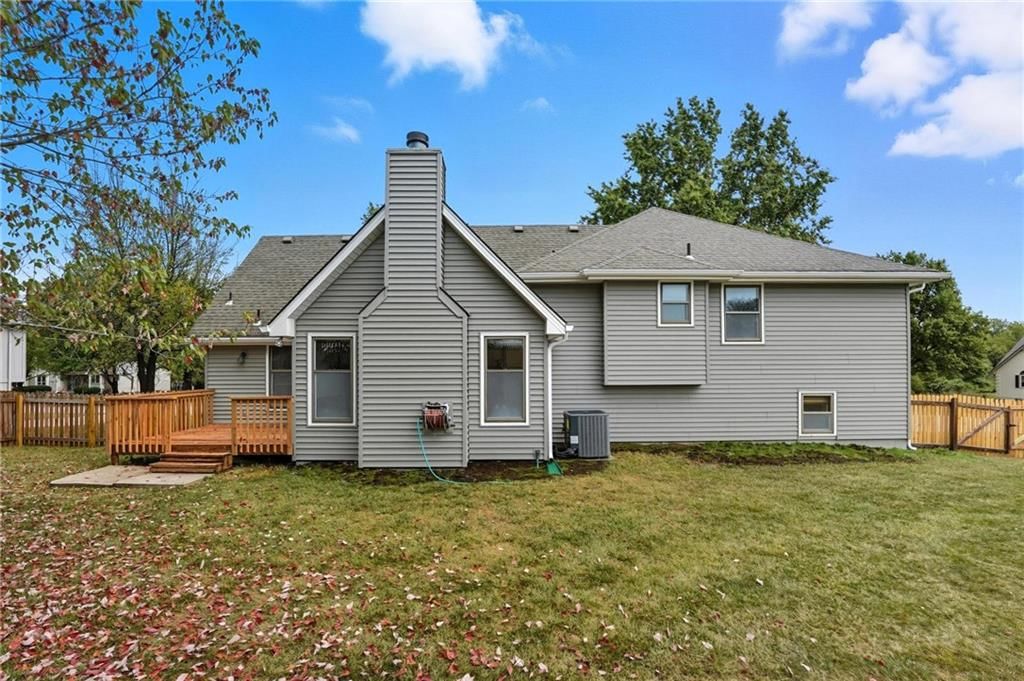 Photo 27 of 31 - 1016 NE Remington Court