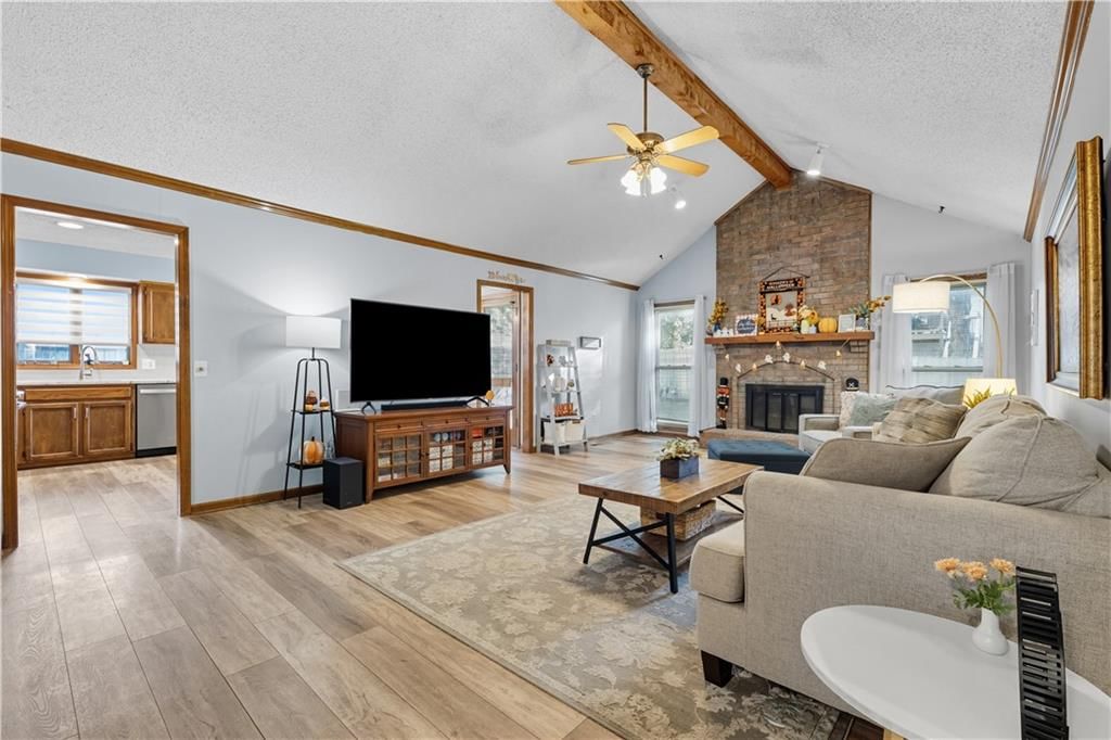 Photo 7 of 31 - 14229 S Raintree Drive