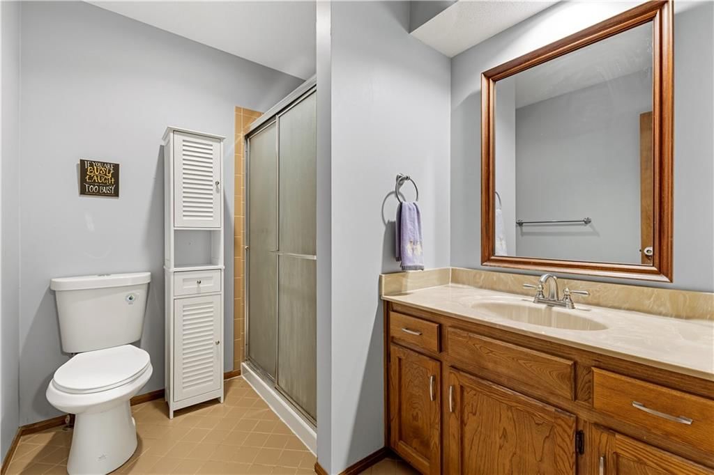 Photo 19 of 31 - 14229 S Raintree Drive
