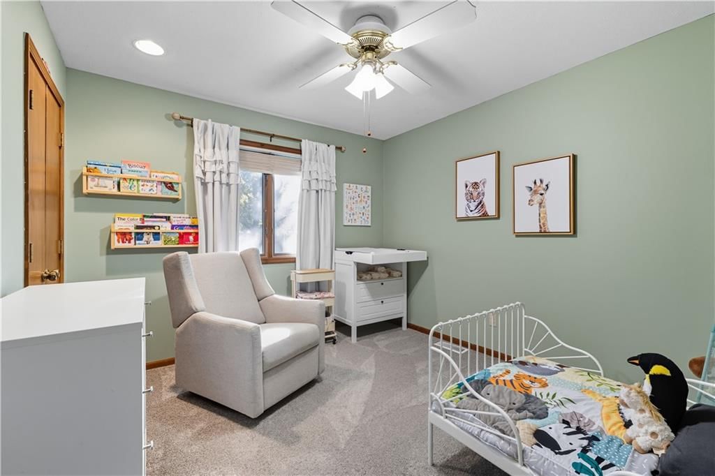 Photo 20 of 31 - 14229 S Raintree Drive