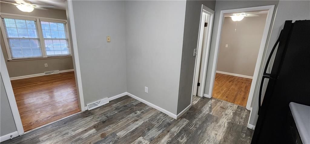 Photo 8 of 32 - 8417 W 91st Street