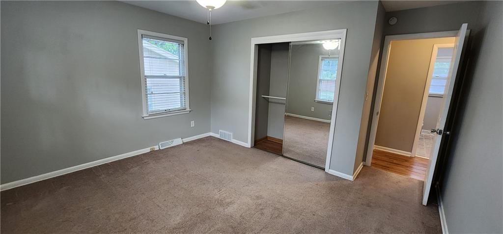 Photo 12 of 32 - 8417 W 91st Street