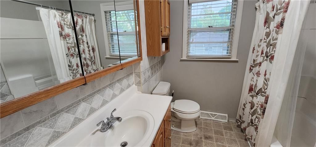 Photo 22 of 32 - 8417 W 91st Street