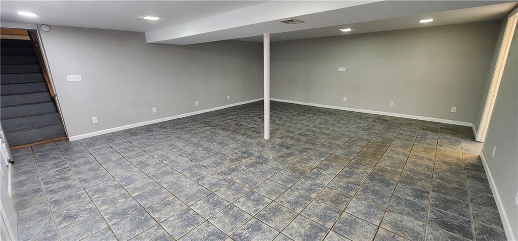 Photo 23 of 32 - 8417 W 91st Street