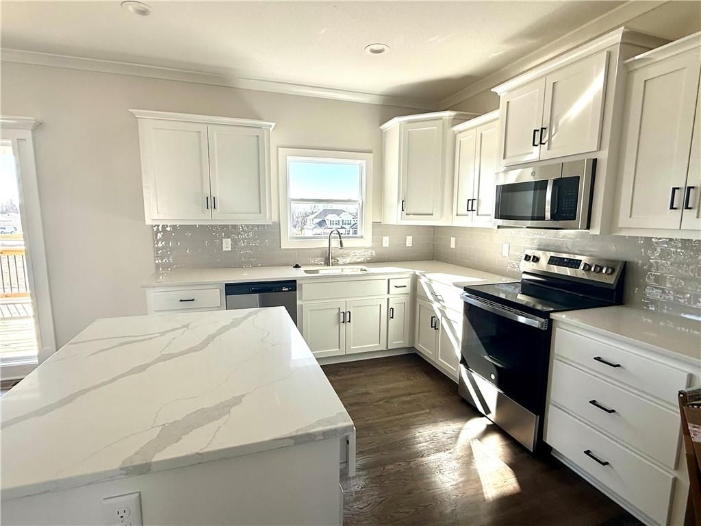1007 Poplar Lane — photo 4