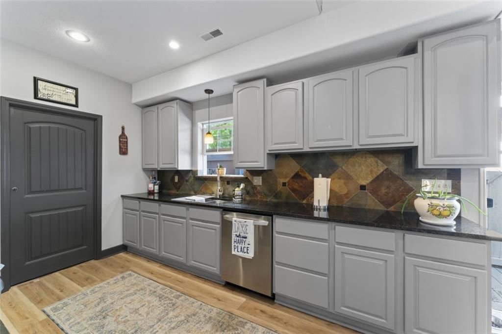 Photo 11 of 62 - 232 L Street