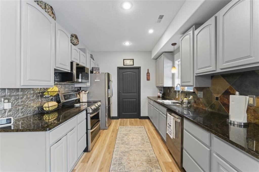 Photo 15 of 62 - 232 L Street