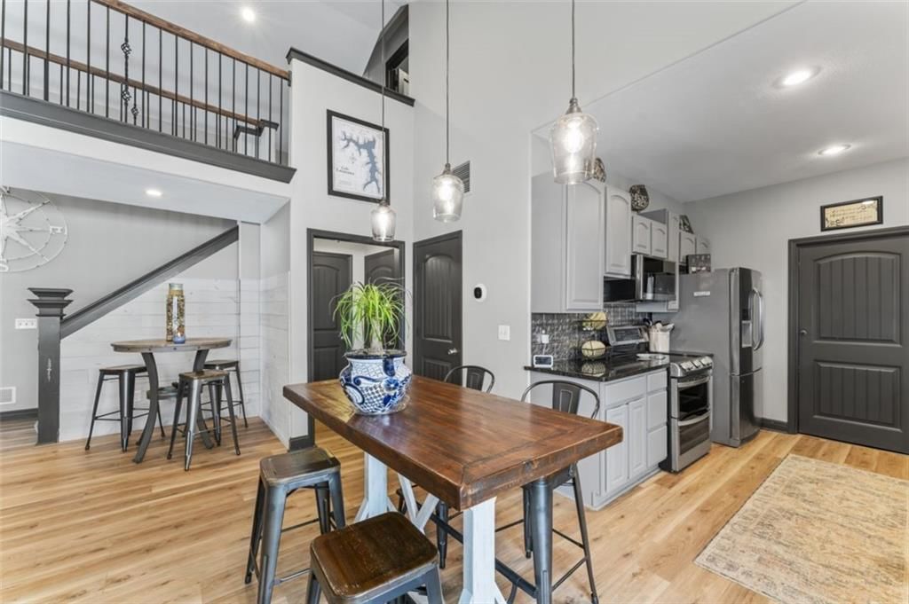 Photo 17 of 62 - 232 L Street