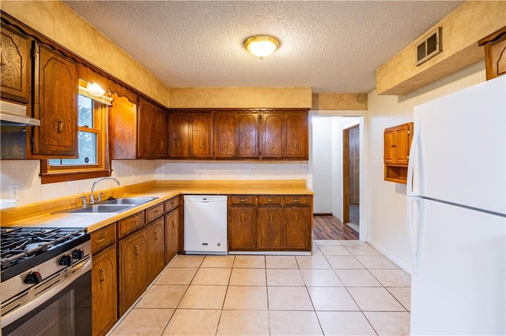 Photo 8 of 25 - 17249 Chestnut N/A