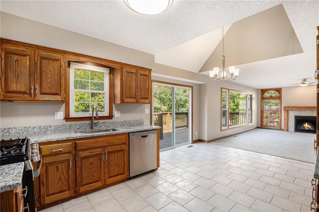 3665 SW Kimstin Circle — photo 10