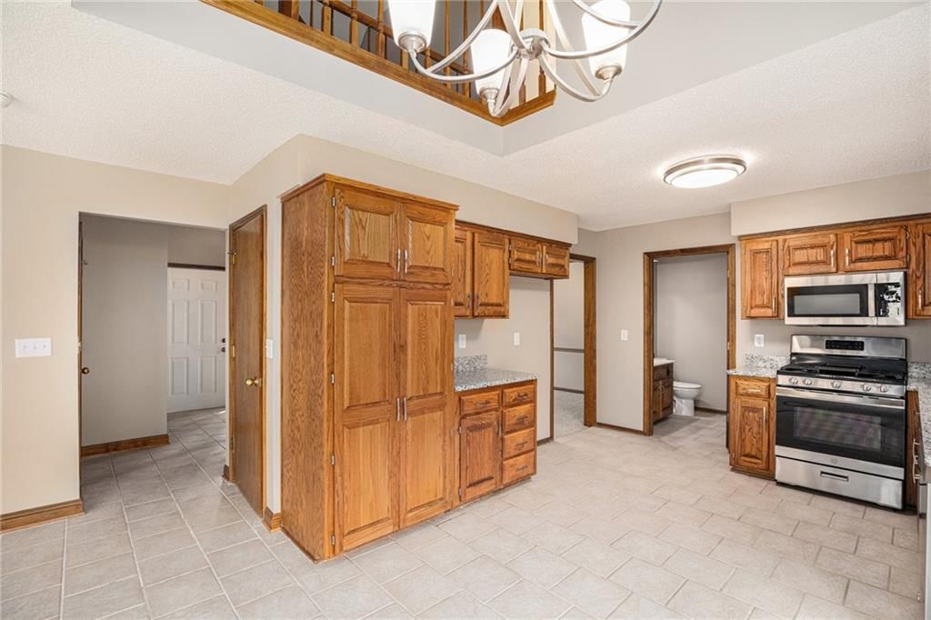 3665 SW Kimstin Circle — photo 11